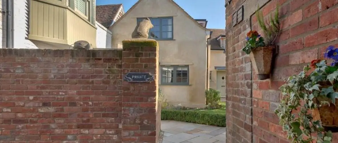 The Stables - Courtyard